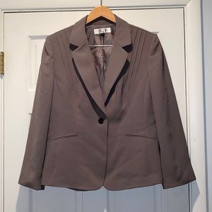 Tahari Blazer
